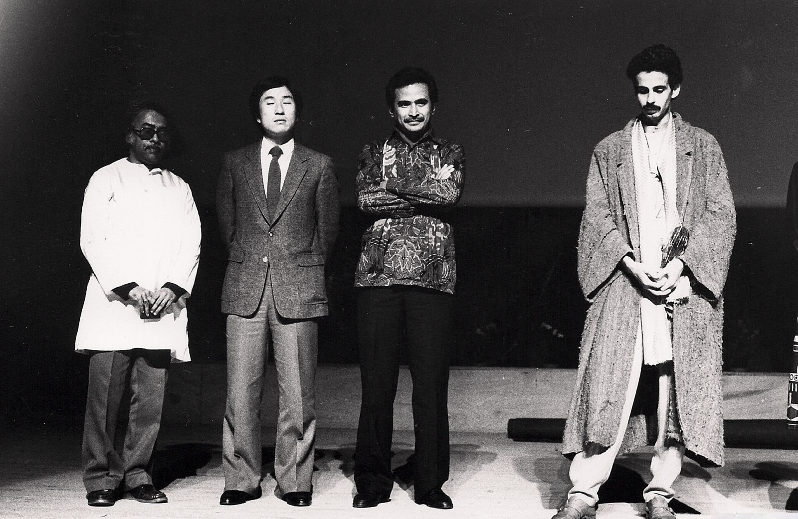 1984 - Dilip Chitre à gauche, Siamet Rahardjo et Nacer Khémir à droite