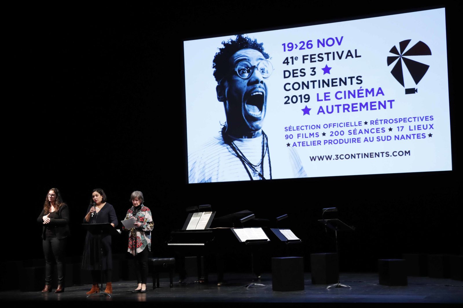 Anne-Laure Josephine, Dominique Read et l'interprète LSF © S Mahé